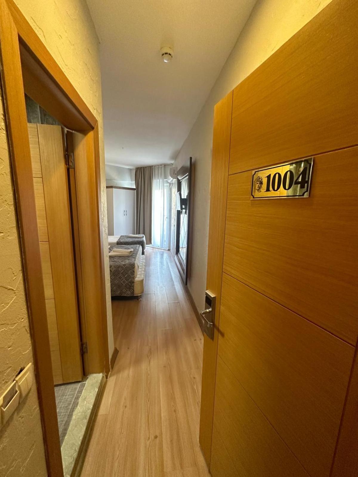 Hotel Dionisus Lara *